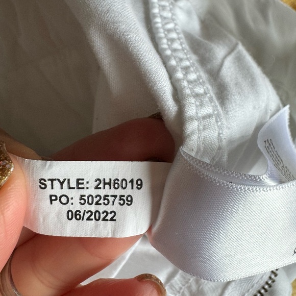 Vineyard Vines white Shorts Size - 4 - Picture 4 of 5